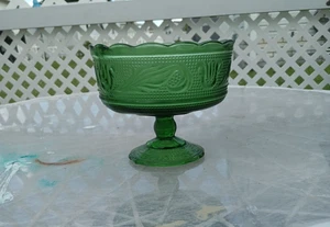 Vintage 1950's E.O. Brody Co. M6000 Green Glass Compote Candy Dish (F23) - Picture 1 of 4