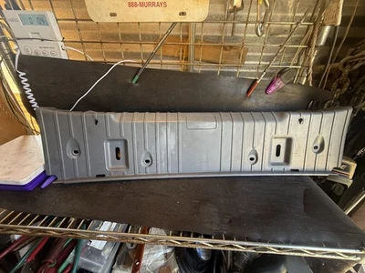 BMW 328Xi 328i E90 2009 maletero trasero panel de moldura de umbral inferior 7059258 OEM Foto 1 de 4