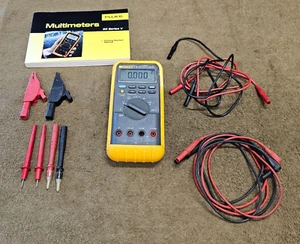 Fluke 87 III True RMS Multimeter 80 Series V Voltage Ohms Leads Digital Handheld - Picture 1 of 15