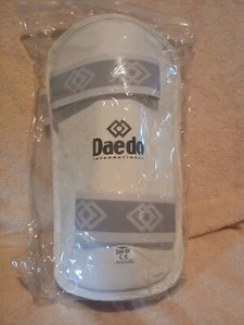 DAEDO LEG GUARD By Approved WT/Martial arts LEG guard Size Adult Large New - Picture 1 of 13