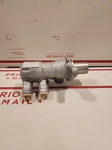 Brake Master Cylinder Pump LR033338 LandRover RangeRover 2013-2017 No Reservoir - Bild 1 von 3