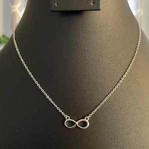 Infinity Loop Silver-Tone Necklace Dainty Minimalist Elegant Unbranded - Picture 1 of 4