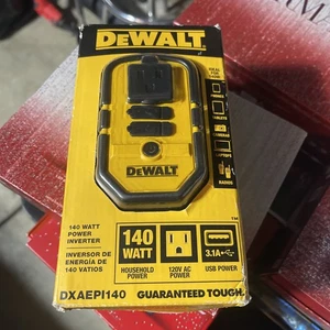 Enchufe de alimentación DEWALT DXAEPI140 120V puertos USB dobles - Imagen 1 de 1