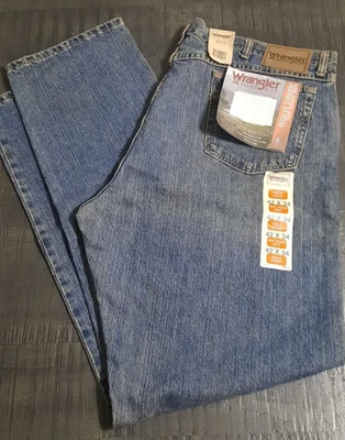 Wrangler Rugged Wear 牛仔蓝色牛仔裤 42x34 标准直筒版型 - 全新带标签 — 第 1/4 张图片