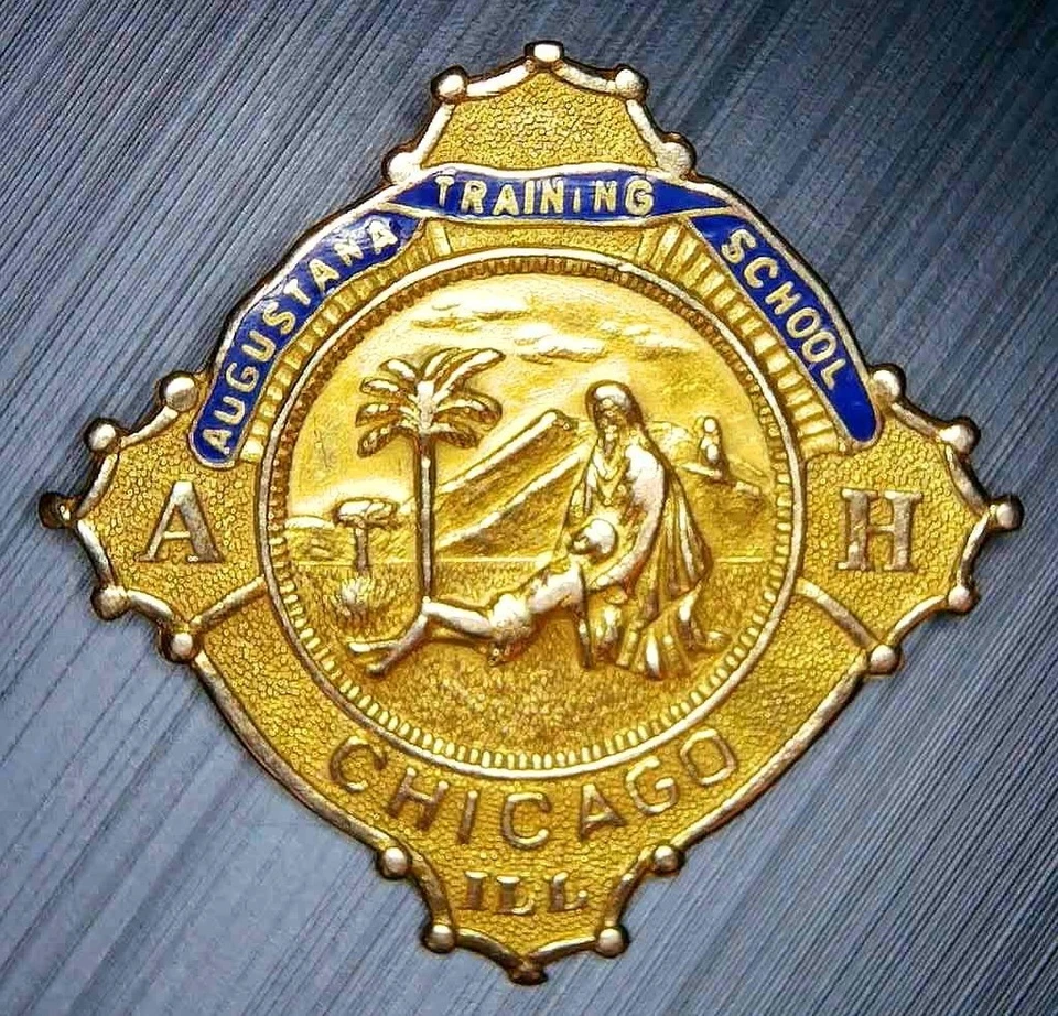 Premio de la Escuela de Enfermería de Chicago de oro 14K de 6,93 g de la década de 1930 único a Mildred Stenlund Foto 1 de 3