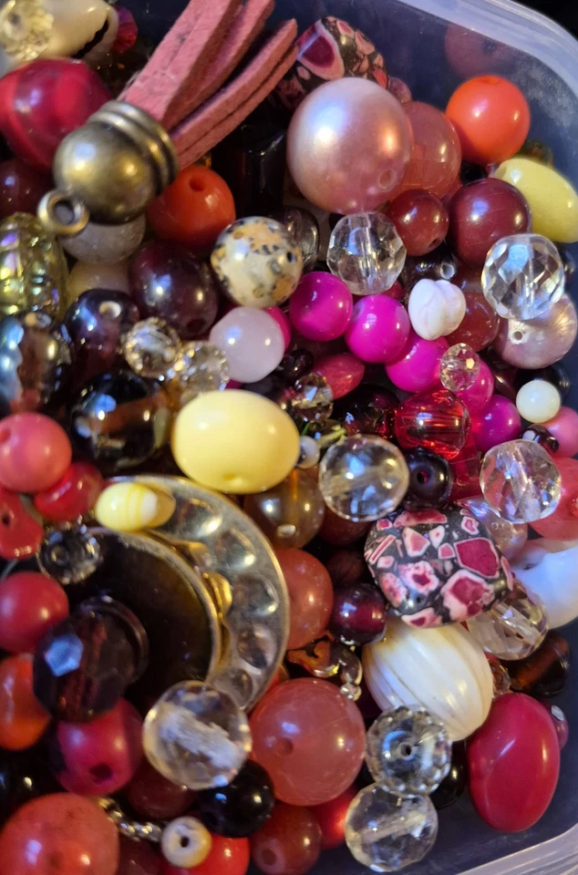 100s de vidrio rojo, rosa, naranja, amarillo, morado y más principalmente para cada proyecto. Foto 1 de 4