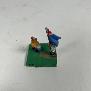1 Vintage Toy Lead Soldiers With Flag And White/Yellow Coats .5" Tall - Picture 1 of 2