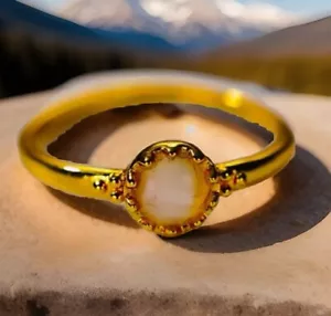 Anillo de ópalo de fuego blanco para mujer chapado en oro de acero inoxidable talla 7 - Imagen 1 de 2