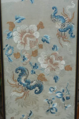 Murciélagos chinos bordados de seda flores frutales antiguas dinastía Qing siglo XIX Foto 1 de 4