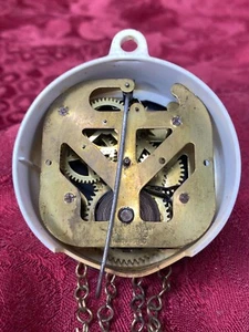 Piezas de reloj Engstler Alemania 2" con cara de porcelana y mecanismo de cadenas de latón - Imagen 1 de 6
