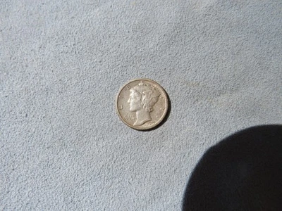 Moneda de diez centavos Mercury 1919.  Hermoso sin problemas, alta calidad, brillo de pistas. Grado U. Foto 1 de 2