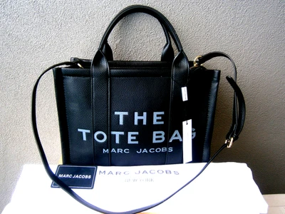 NUEVO BOLSO MARC JACOBS THE TOTE CUERO GRANO COMPLETO NEGRO.BOLSO ANTIPOLVO. Foto 1 de 4