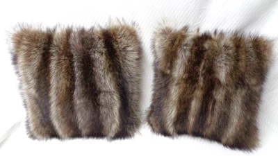 PELZ KISSEN  FELL KISSEN FINN WASCHBÄRFELL NACHHALTIG  30x30 NEU (UPCYCLING) - Bild 1 von 4