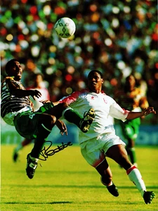 SOUTH AFRICA & LEEDS: LUCAS RADEBE SIGNED 10.5x8 BOOK/ANNUAL PICTURE+COA - Picture 1 of 1