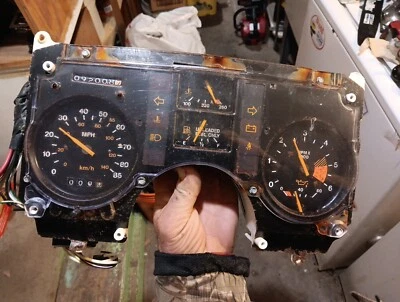 1984 - 1986? Panel de instrumentos Pontiac Fiero cuadro de indicadores velocímetro no probado Foto 1 de 4