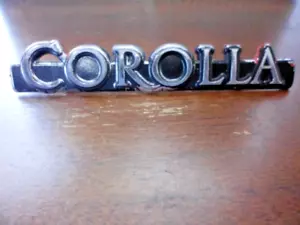 Toyota Corolla 1975 1976 1977 1978 1979 emblema - Imagen 1 de 5