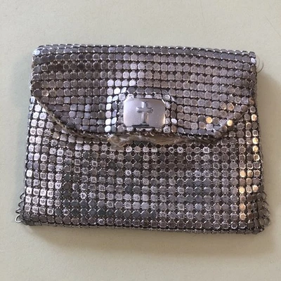 Cartera de Colección Whiting and Davis Tono Plata Rosario/Moneda Malla Foto 1 de 4