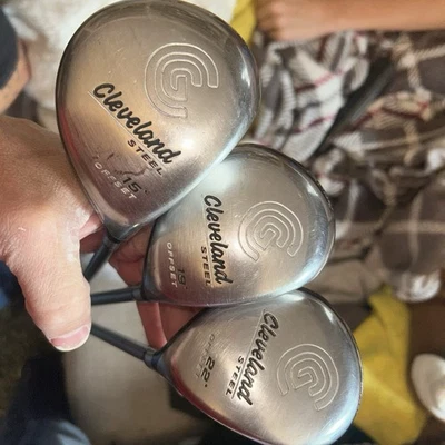 Cleveland Steel Off Set 3W, 5W,7W Fairway Wood Set RH Graphite Shaft Reg Flex - Image 1 of 4