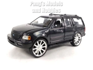 2000 Ford Expedition XLT 1/24 Scale Diecast Model - Motormax - BLACK - Picture 1 of 10