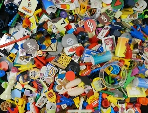Lote de piezas de juego de mesa, botella iSpy, contenedor sensorial, manualidades, mezcla aleatoria surtida 100+ - Imagen 1 de 11