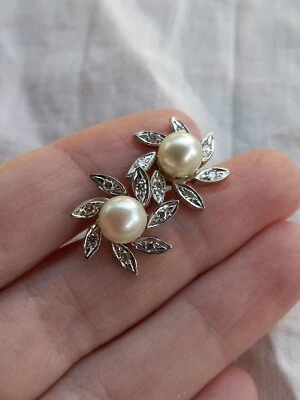 Aretes vintage de oro blanco de 14 k con diamantes de 0,42 quilates y perlas Akoya de 6 mm con flores 3,2 g Foto 1 de 4