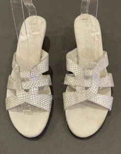 Munro Sandals Shoes Size 8.5 SS Beige Slide Leather Women Block Heel Rubber Sole - Picture 1 of 10