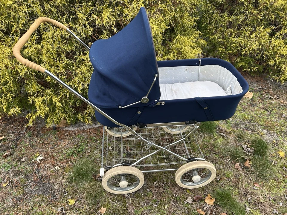 Emmaljunga Bassinet Vintage Stroller PRAM Navy Blue Luxury - Image 1 of 4