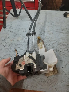 Hyundai Sonata PASSENGER RIGHT FRONT door lock latch actuator assembly 06-10 OEM - Picture 1 of 3