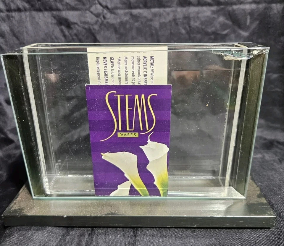 Вазы с горизонтальными стержнями от Steve белая стеклянная ваза с акриловой вставкой - Изображение 1 из 4