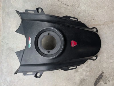 Ducati Hypermotard 939 Top Tank Cover Foto 1 de 3