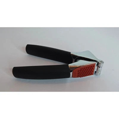 Prensa de ajo OXO Good Grips acero inoxidable negro asas cómodas Foto 1 de 4