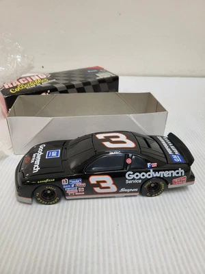 Dale Earnhardt #3 1995 雪佛兰 Lumina 1:24 压铸赛车收藏品俱乐部银行 — 第 1/2 张图片