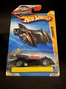 2010 Hot Wheels Keys to Speed Card Batmobile #042/240 KEY CHAIN INCLUDED - Picture 1 of 3