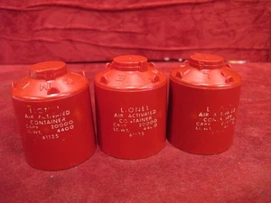 Lionel Postwar 6112-25 O Gauge Red Canisters  w/ White Lettering ~ Lot Of 3 - Picture 1 of 7