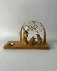 1520/25 Kleine Krippe Heilige Familie handgeschnitzt Kerzenhalter Erzgebirge - Picture 1 of 8