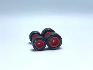 R381 Hotwheels 1/64 Real Riders# Slot Rosso Buon Anno Ruote Corte 10 e 12mm - Foto 1 di 4