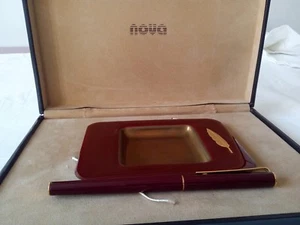 Penna a sfera più portacenere in lacca bordeaux - Edizioni Nova - - Imagen 1 de 2