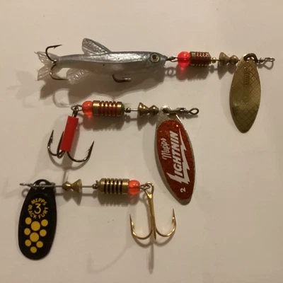 Lote de 3 señuelos de pesca Mepps Spinnerbait enganchados Softbait Foto 1 de 4