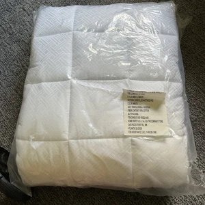 Twin Comforter White Country Store Quilted New - Picture 1 of 3