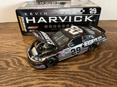 Chevy Monte Carlo SS 2006 Kevin Harvick #29 Hershey's GM Goodwrench 1:24 Foto 1 de 4
