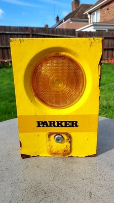 Parker DORMAN TRAFILAMP E  1993 Road Lamp Skip Lamp Roadwork Lamp Scaffold Lamp  - Image 1 of 4