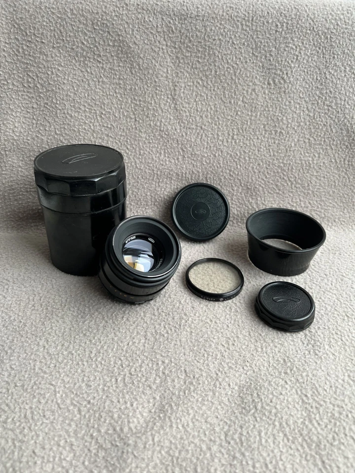 BELOMO Helios 44-2 58mm f2 Soviet Bokeh portrait Lens DSLR M42 Mount USSR - Image 1 of 4