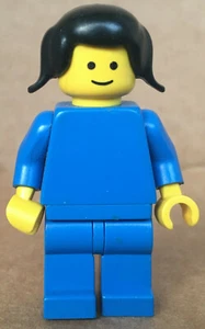 LEGO ®-Minifigur Classic Town Passantin Frau blau Zöpfe Set 555 599  - trn110 - Picture 1 of 2