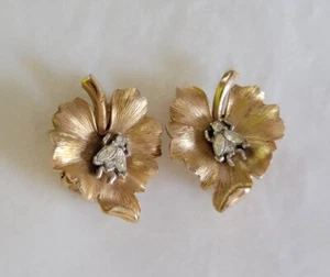 1950s Trifari Crown Fly on Rhinestones Leaf Gold Tone Clip-on Earrings - Picture 1 of 5