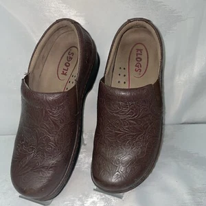 Klogs Women's Brown Leather Floral Embossed Comfort Slip On Clogs Sz 9.5 W - Picture 1 of 7