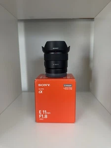 Sony 11mm f/1.8 Camera Lens E-Mount APS-C Ultra Wide Angle - Picture 1 of 11