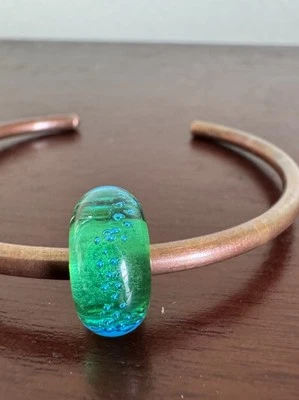 Contas Trollbeads prata traço verde turquesa TGLBE-10241 aposentadas autênticas - Imagem 1 de 4