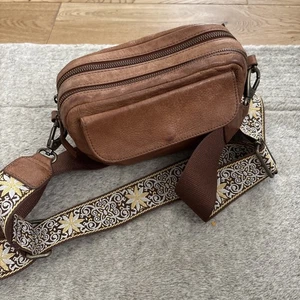 Fat Face Oslo Camera Bag handbag crossbody buttery leather preloved caramel - Picture 1 of 17