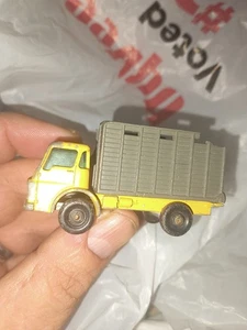 VINTAGE 1968 - MATCH BOX #37 - CATTLE TRUCK - LESNEY -ENGLAND - Picture 1 of 5