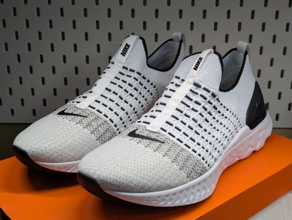 US13 - Nike React Phantom Run Flyknit 2 Oreo CJ0277-100 - Image 1 of 4